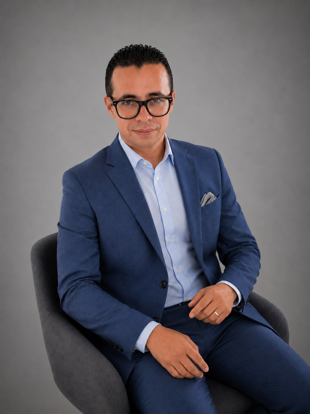 Alfredo Martínez Lagunas, Contador y Asesor Patrimonial